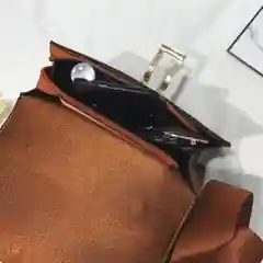 Сумка из атласной ткани