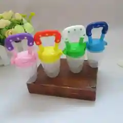 Зеленый ниблер для кормления детей