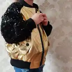Золотая куртка бомбер для девочки