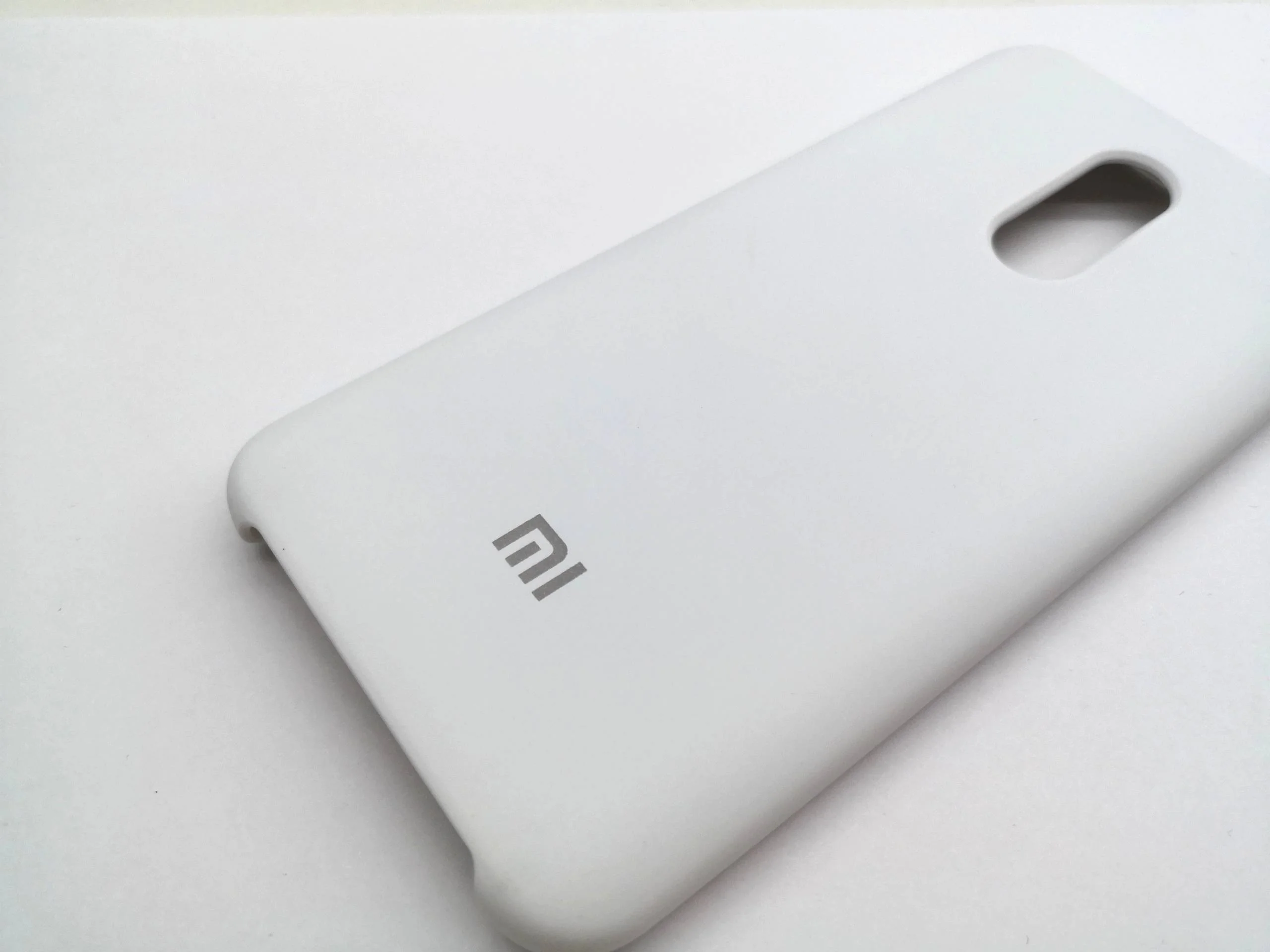 Белый чехол на XIAOMI
