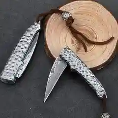 Нож из дамасской стали ручной ковки