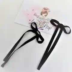 Черный брошки для блузок