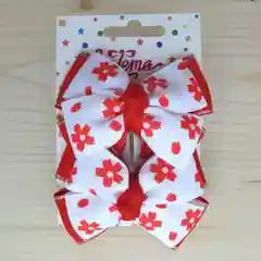 Бантик на резинке в красный цветочек, 2 штуки