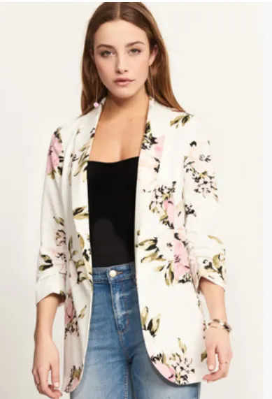Пиджак белый с цветочками купить по цене 670 ₽ в интернет-магазине KazanExpress
