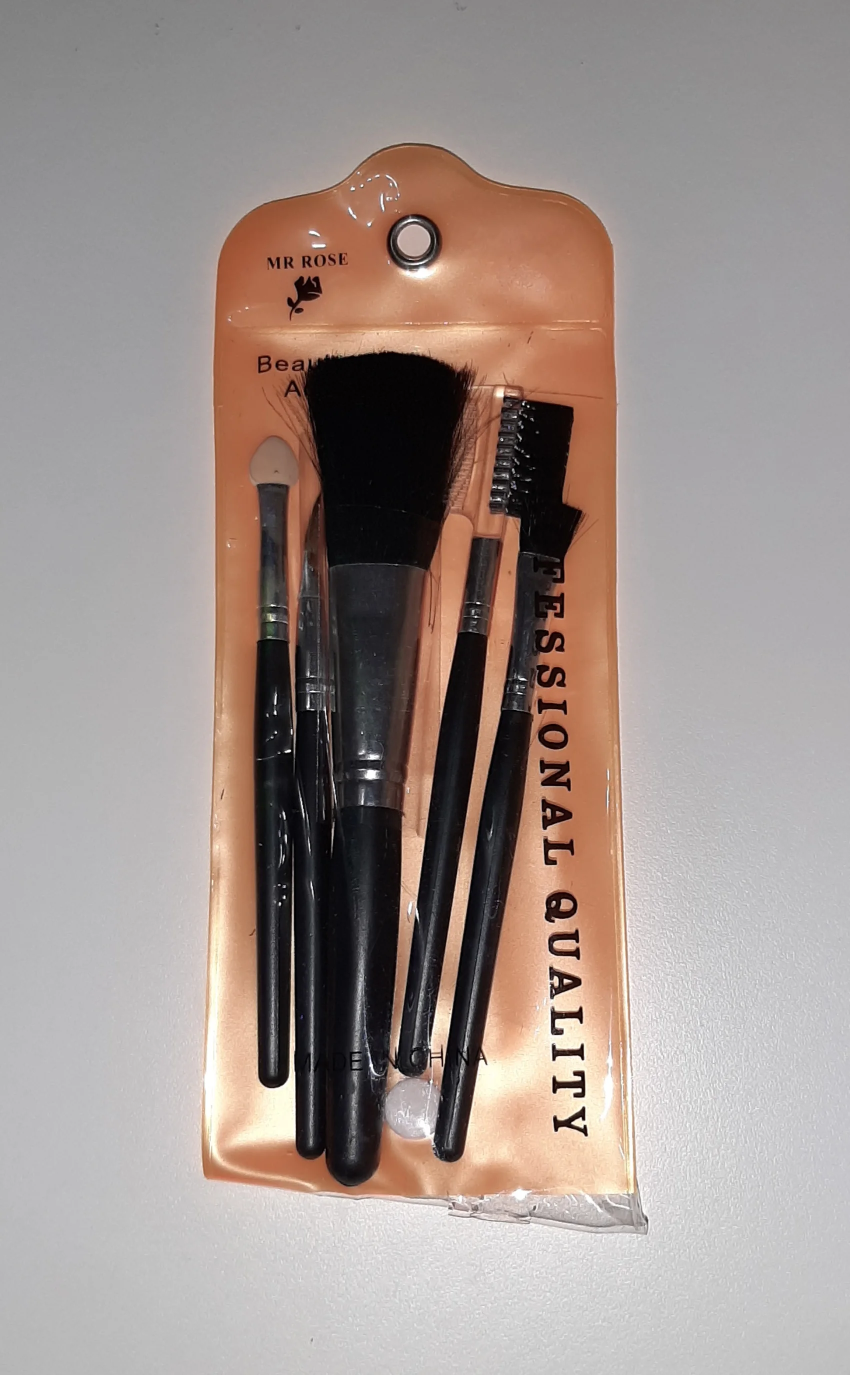 Кисти для макияжа купить по цене 101 ₽ в интернет-магазине Магнит Маркет