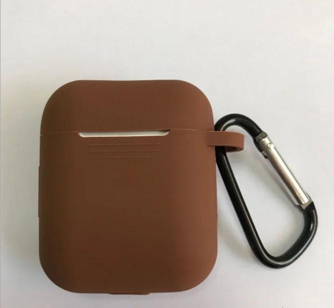 Коричневый силиконовый чехол для AirPods с карабином