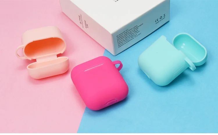 Силиконовый чехол для AirPods с карабином
