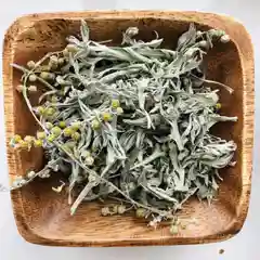 Желтый свеча из вощины с полынью, 1 штука