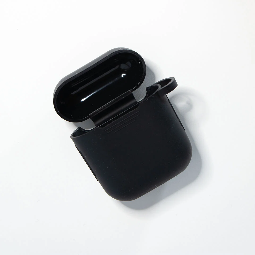 Черный силиконовый чехол для Apple Airpods