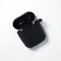 Черный силиконовый чехол для Apple Airpods