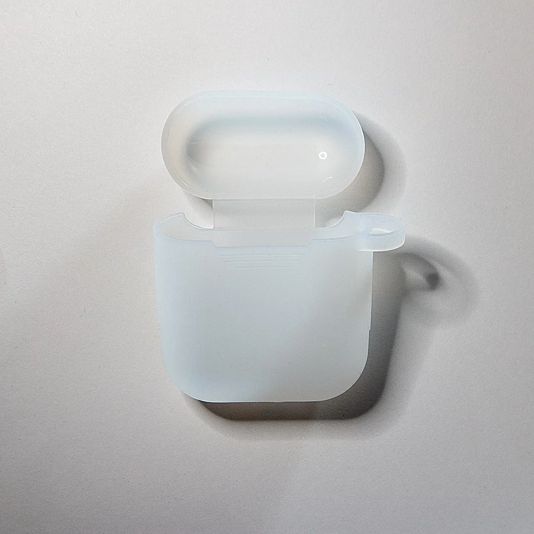 Серебряный силиконовый чехол для Apple Airpods