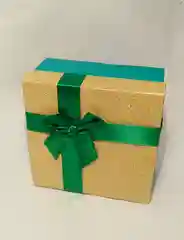 Коробка подарочная 15,5*15,5*8 см