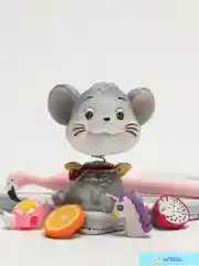 Фигурка веселой мышки