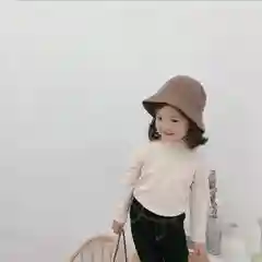 Бежевый водолазка