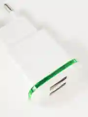 Белый сетевое зарядное устройство на 2 USB / СЗУ блок питания, адаптер для розетки с подсветкой