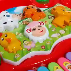 Музыкальная игрушка. Пианино со зверьми.