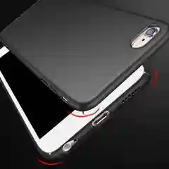 Черный ультратонкий матовый чехол для iPhone