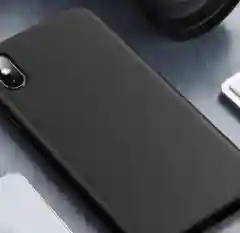 Черный чехол Apple Silicone Case для iPhone