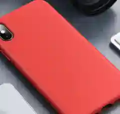 Красный чехол Apple Silicone Case для iPhone