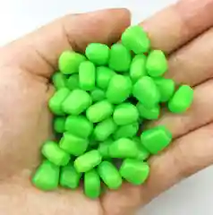 Зеленый плавающая кукуруза