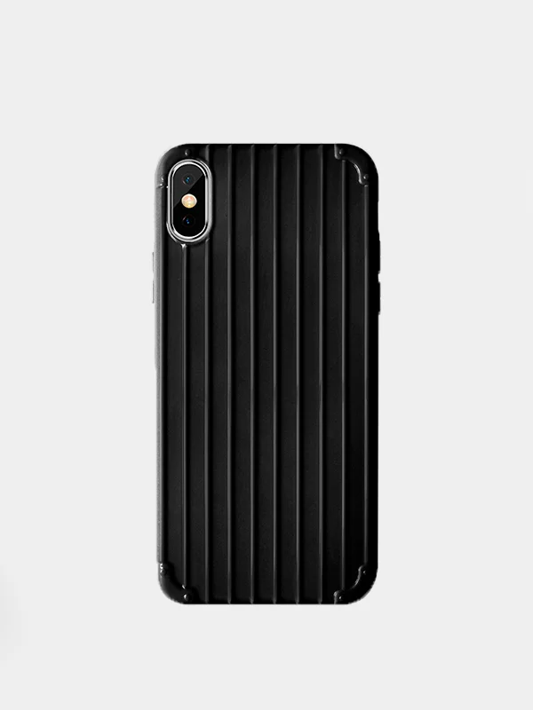 Черный чехол силиконовый на iPhone