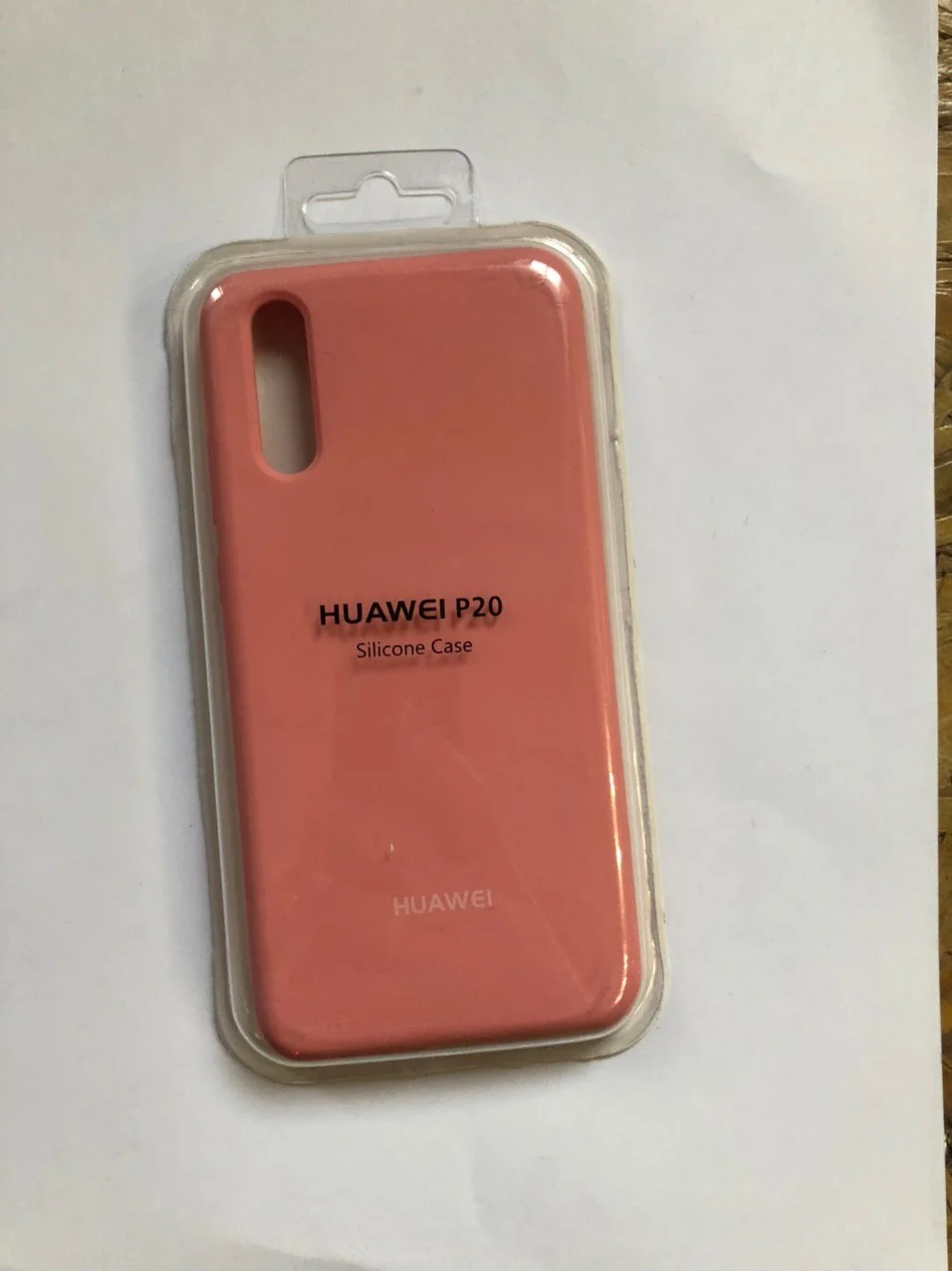 Розовый силиконовый чехол Huawei P20