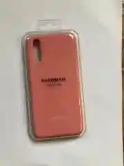 Розовый силиконовый чехол Huawei P20