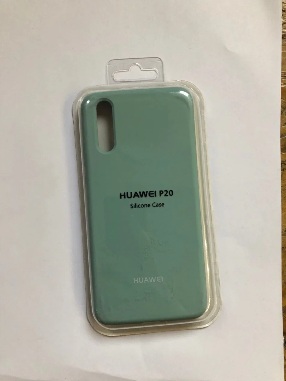 Розовый силиконовый чехол Huawei P20