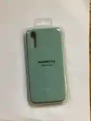 Розовый силиконовый чехол Huawei P20