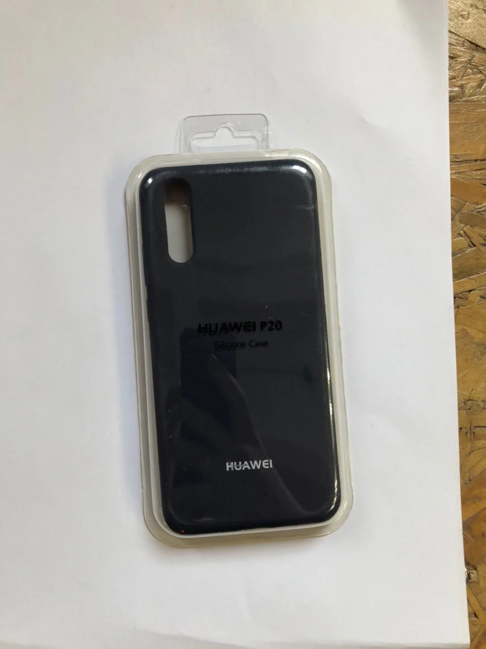 Розовый силиконовый чехол Huawei P20