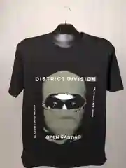Черный футболка District