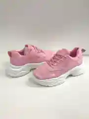 Кроссовки женские