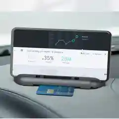 Белый номер телефона с держателем телефона и ароматизатором