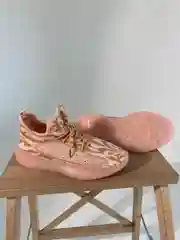 Кроссовки женские спортивные