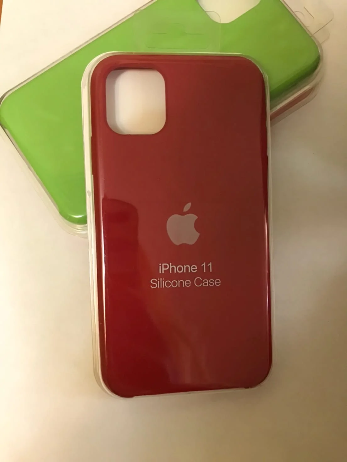 Багровый защитный чехол для телефона на Iphone 11