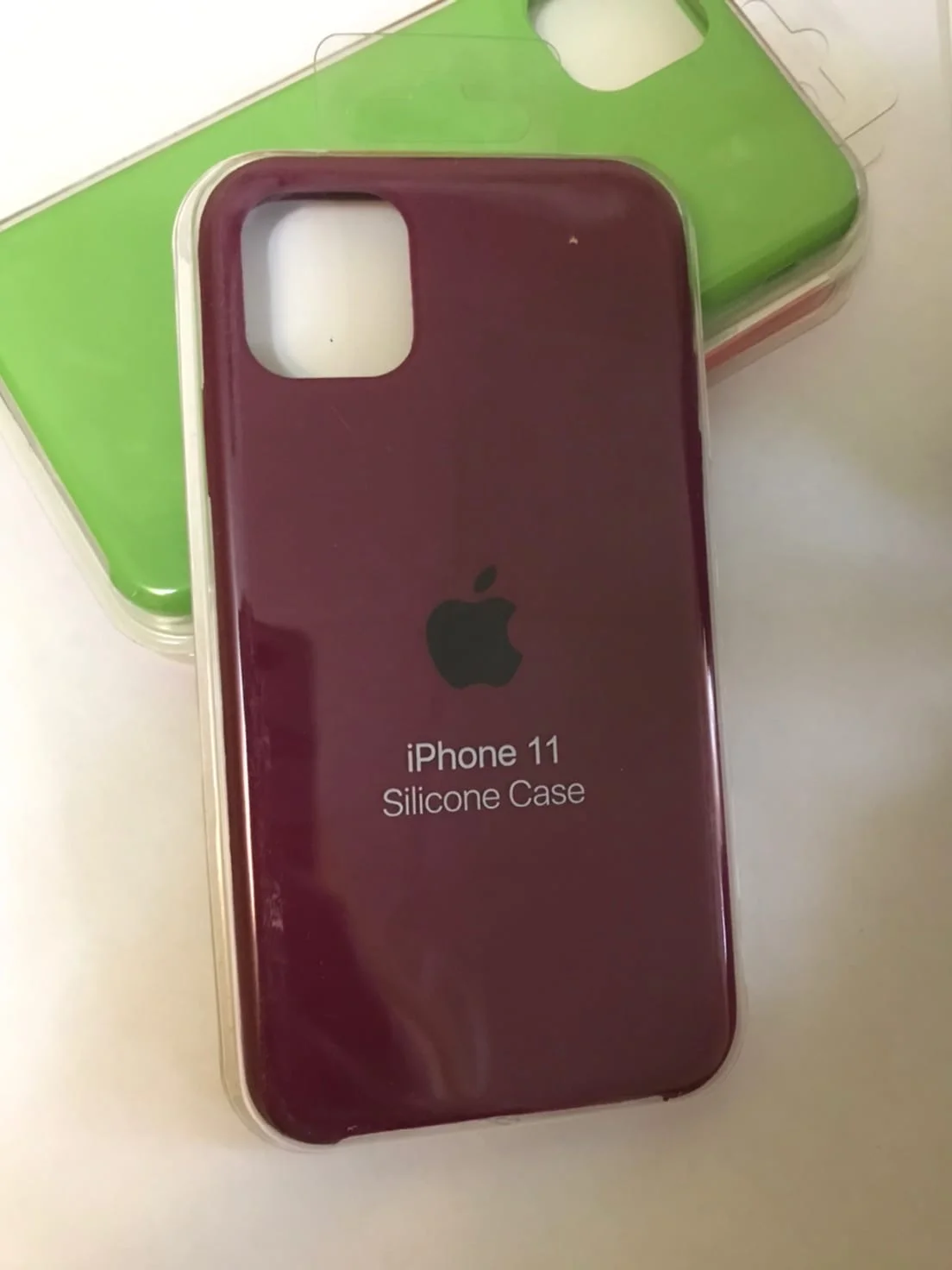 Фиолетовый защитный чехол для телефона на Iphone 11