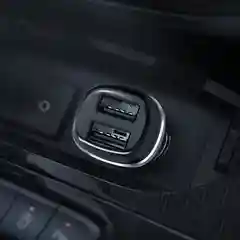 Черный автомобильное зарядное устройство Borofone BZ13 Extreme с 2 USB портами, 2.4А, 5V