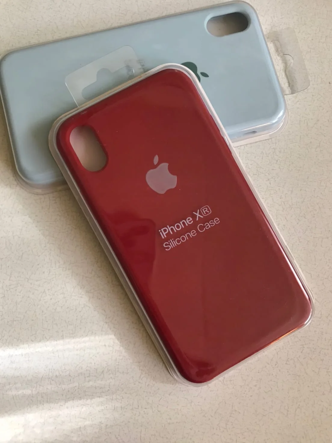Багровый защитный силиконовый чехол для iPhone XR с яблоком