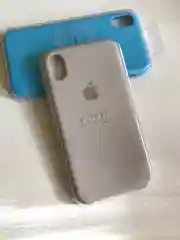Серый защитный силиконовый чехол для iPhone XR с яблоком