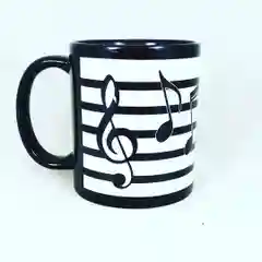 Кружка черная ноты