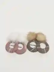 Серьги с меховыми шариками и кольцами Ionna