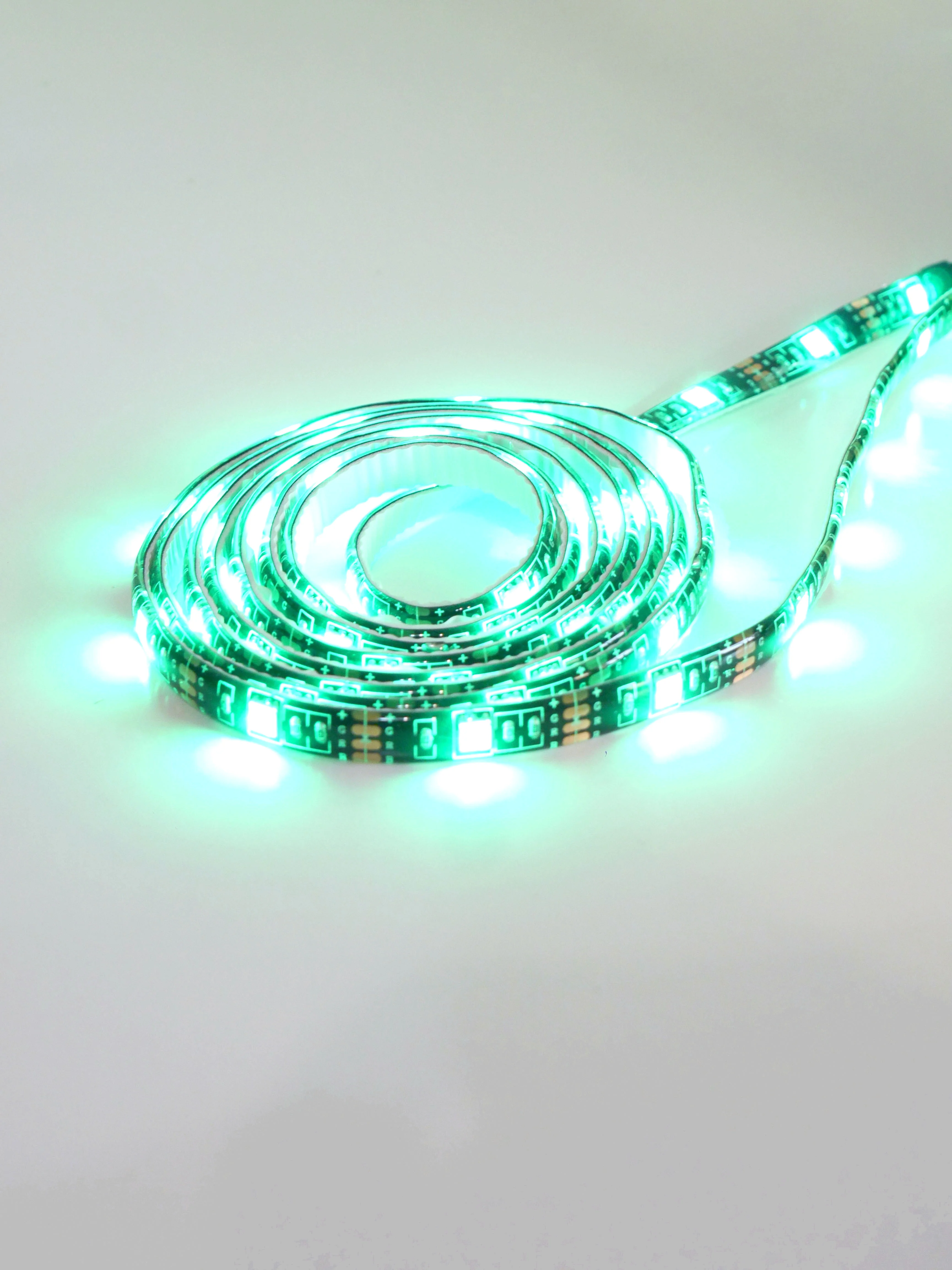 RGB светодиодная лента с пультом управления и питанием от USB