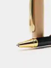 Ручка с деревянным корпусом, перьевая или шариковая