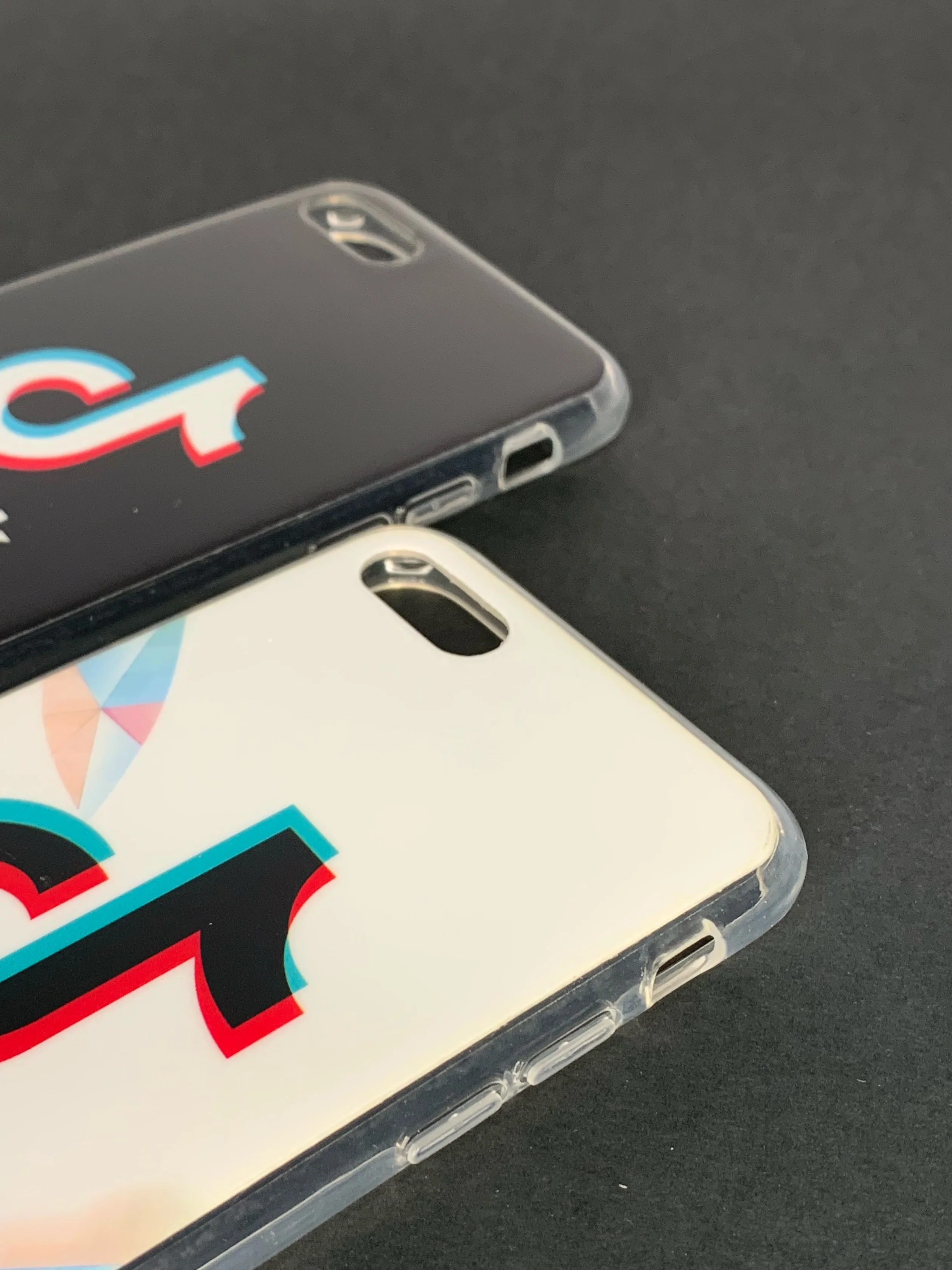 Чехол для iPhone из гибкого пластика "Tik Tok"