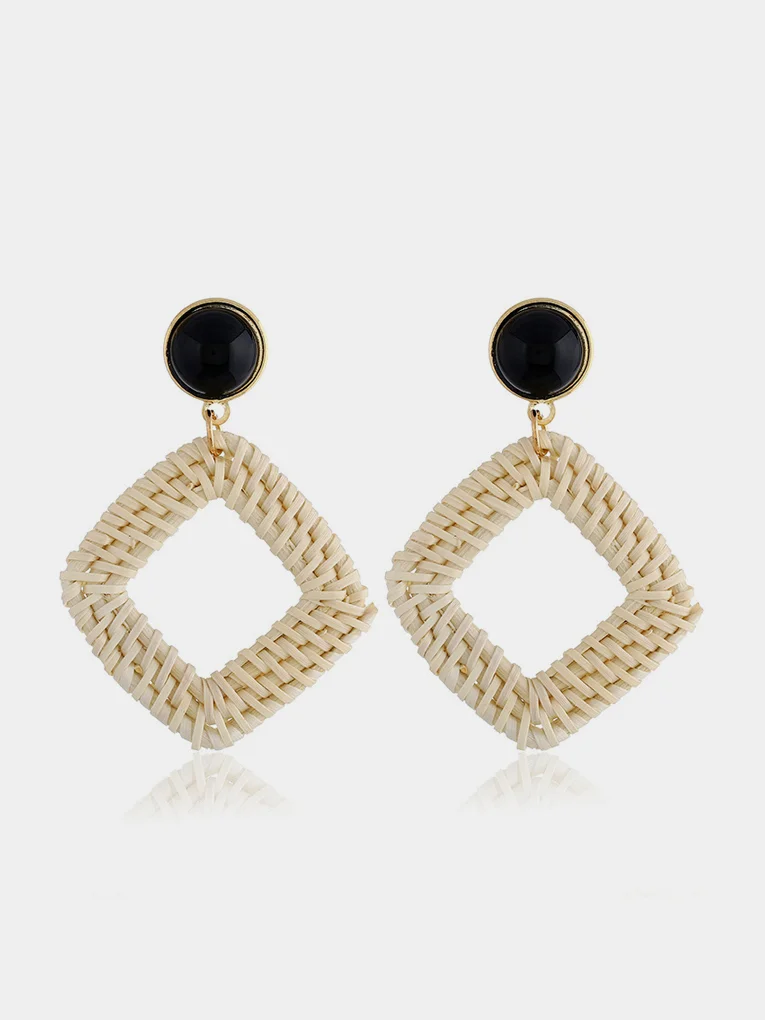 Серьги из ротанга плетенные