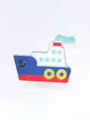 Значки на Сrocs