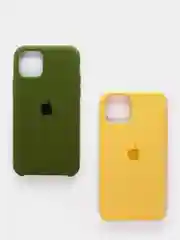 Розовый силиконовый чехол на iPhone все модели.