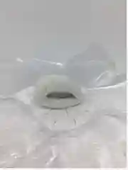 Бант с белым цветком 10 см
