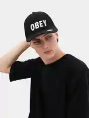Бейсболка мужская черная