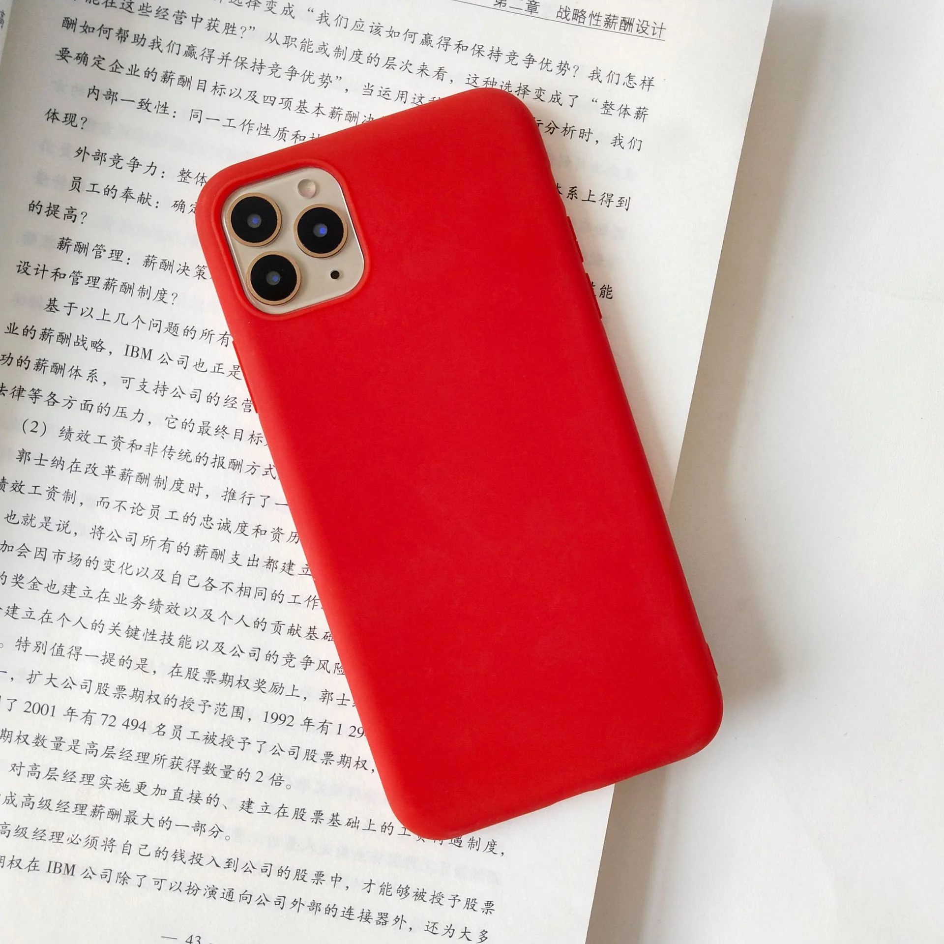 Красный чехол для Apple iPhone 6 Plus / 6s Plus силиконовый, 14 цветов
